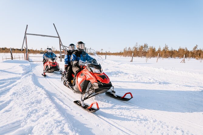 1 Hour Easy Snowmobile Safari in Levi - Two adults per snowmobile, and what that means for groups