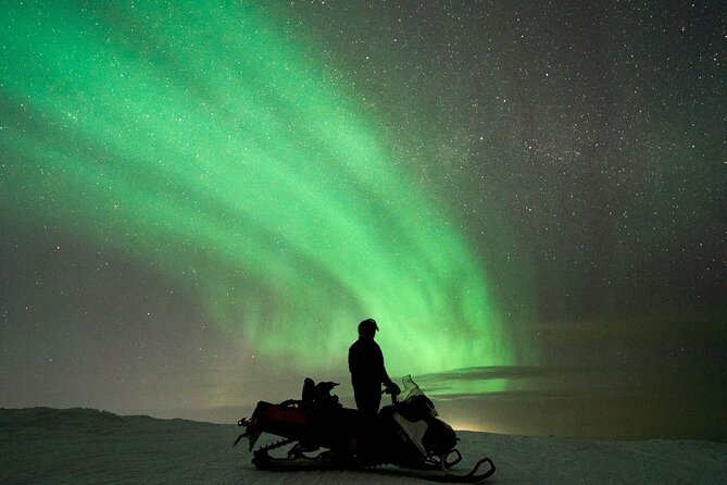3 Hours Snowmobiling under Auroras and Night Sky - Price, Liability Waiver, and Why Shared Machines Change the Math