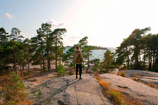 Archipelago Excursion from Helsinki with Lunch and Transportation - Meeting point and drive: Kiasma at 9:00 am, then 50 minutes to quiet
