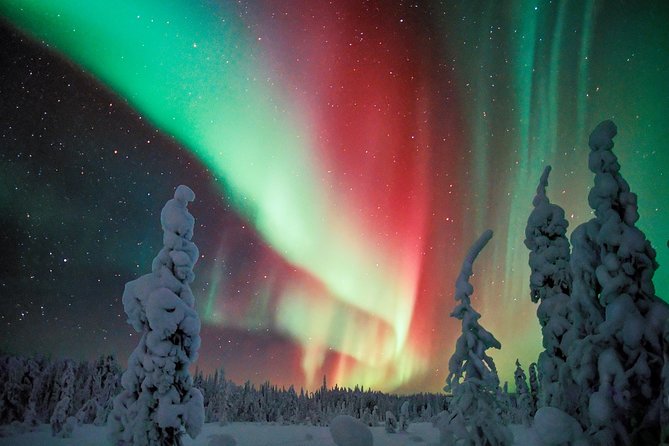 Auroras in Saariselkä – Northern Lights Photo Tour by Car and on Foot - Stories, myths, and legends that turn waiting into the point
