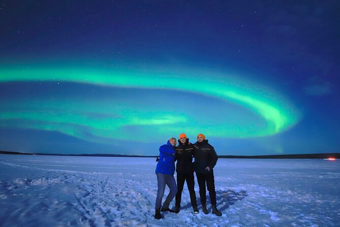 Chasing Aurora with Photographer - Small Group - The real timing: 210 minutes that include pickup and changing