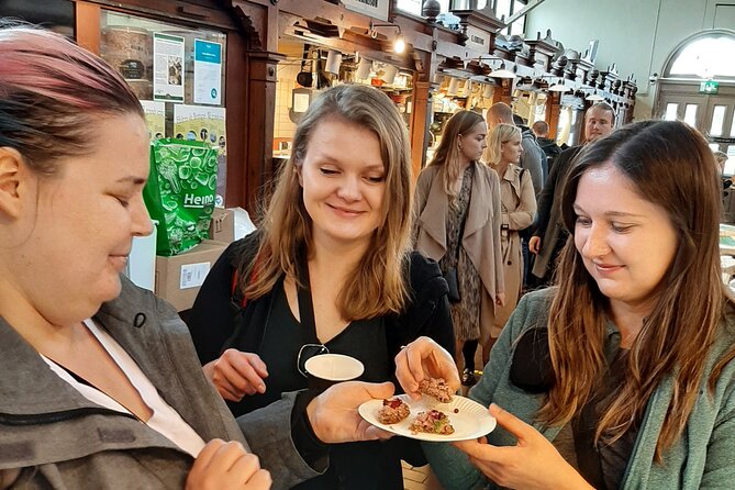 CITY Tour with Food Tasting in Helsinki - The 2 to 3 hour route, Senate Square to Old Market Hall