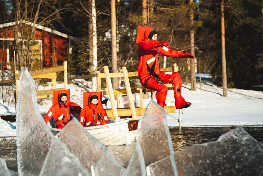 Daytime Ice Floating Rovaniemi, Frozen Lake Experience - What the thermal rescue suit actually gives you