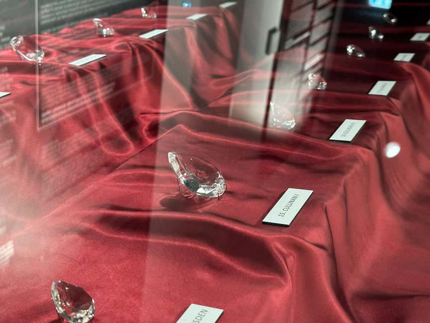 Entrance ticket to SnowExperience and Gemstone Exhibition - Handmade Ice Sculptures Made From Seawater (Why It Matters)