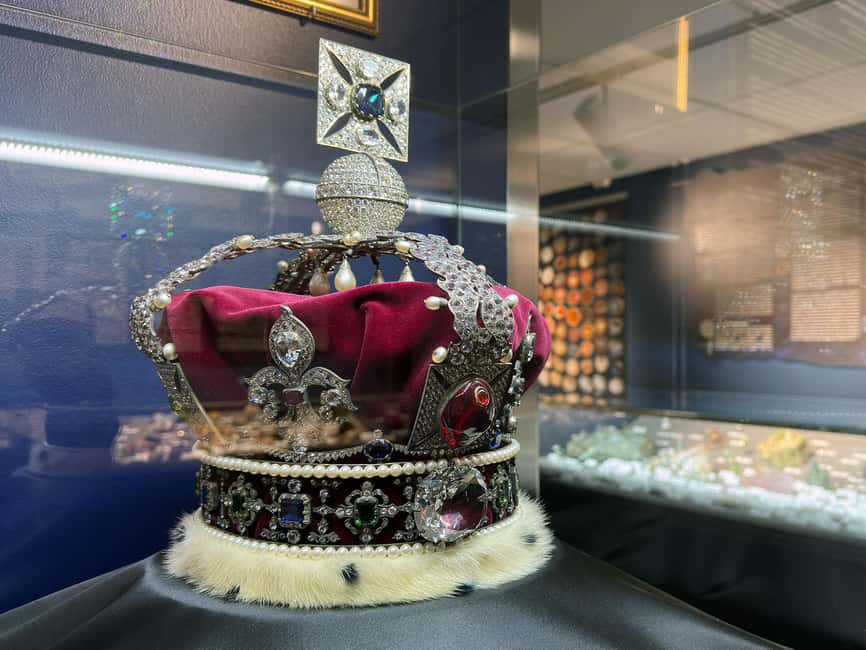 Entrance ticket to SnowExperience and Gemstone Exhibition - Cold Room Highlights: -6C, The Ice Slide, and An Icy Throne