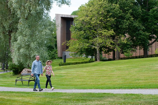 Entry to the amazing Serlachius Museums in the Tampere region - Entering Serlachius Manor: art treasures in a design-first setting