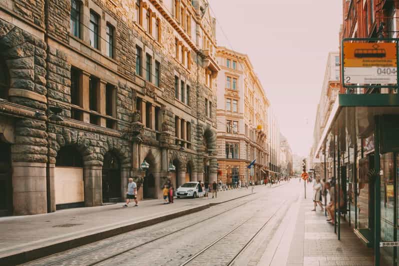 Epic Helsinki: English Speaking Walking Tour - Pace, group size, and who this tour fits best