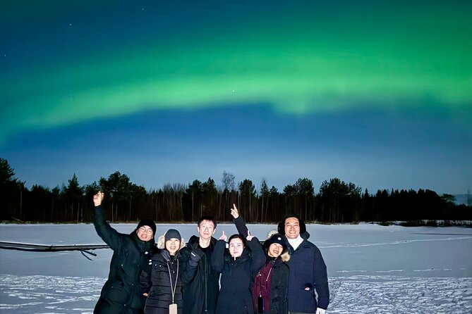 Family Friendly Northern Lights Tour in Rovaniemi - Meeting at 9:00 pm: pickup, small groups, and expectations