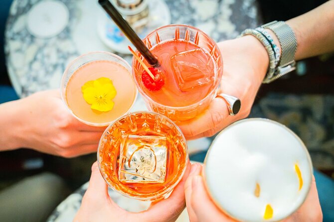 FOOD Tour with Roof Top Bar in Helsinki - Esplanadi Park break: a breather between tastings