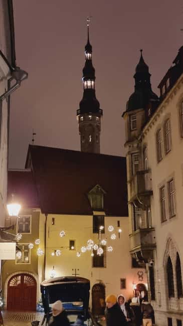 From Helsinki: Luxury Trip to Tallinn Ferry +VIP Car - Old Town UNESCO walk: what you will notice on the medieval lanes