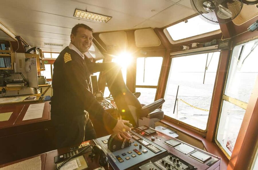 From Kemi: Icebreaker Cruise, Ice Floating & Transfer - Lunch and Hot Drinks: Fuel for Your Cold-Weather Body