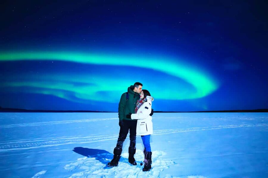 From Rovaniemi: Lakeside Aurora’s Paparazzi Photography - The Lake-Side Spot and Why “Wide Sky” Matters