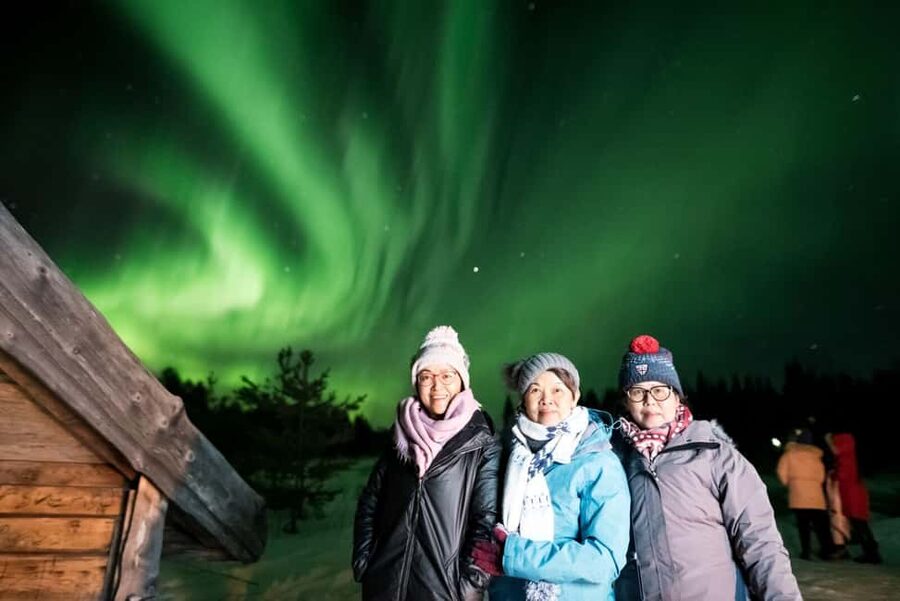 From Rovaniemi: Northern Lights Van Tour with Photos - The minivan ride: where time is won or lost