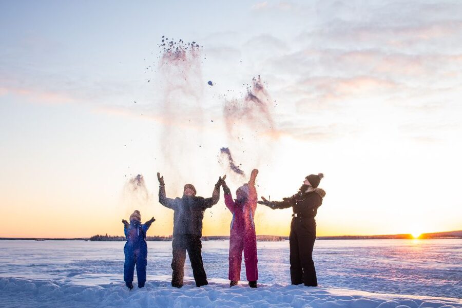 From Rovaniemi: Private Photoshoot in the Lappish Wilderness - Photoshoot Comfort: What I’d Watch for in a Pro Photographer