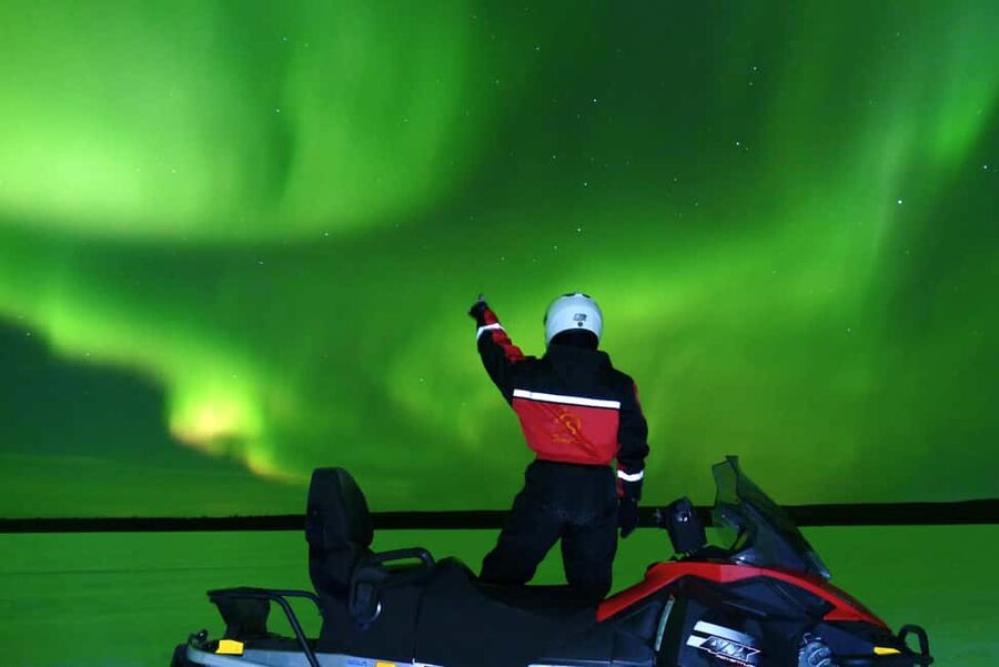 From Rovaniemi: Searching Aurora with Snowmobile - Driving details: two adults per snowmobile, and switching during the break