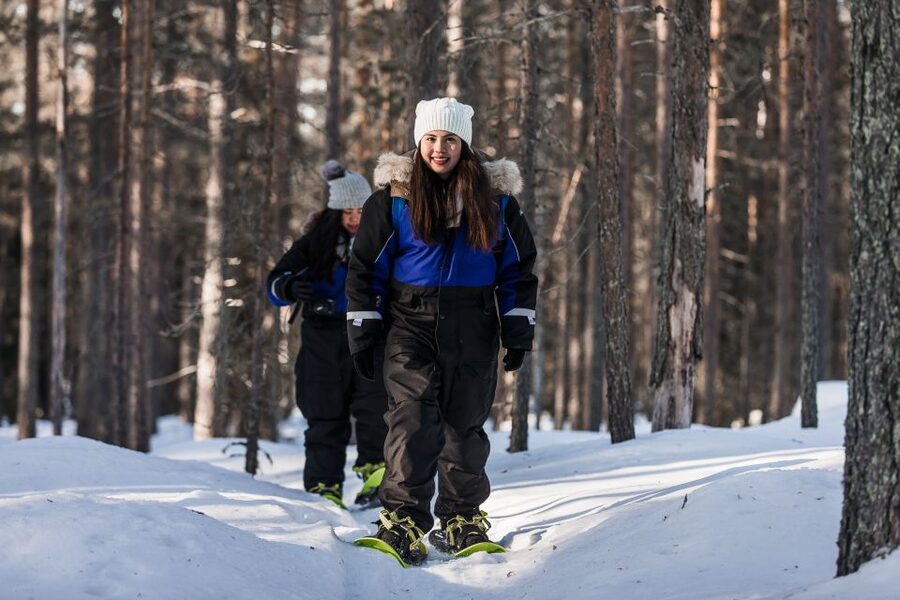 From Rovaniemi: Snowshoeing and Ice Fishing Tour - Snowshoe trekking onto the frozen lake: what that 2 km feels like