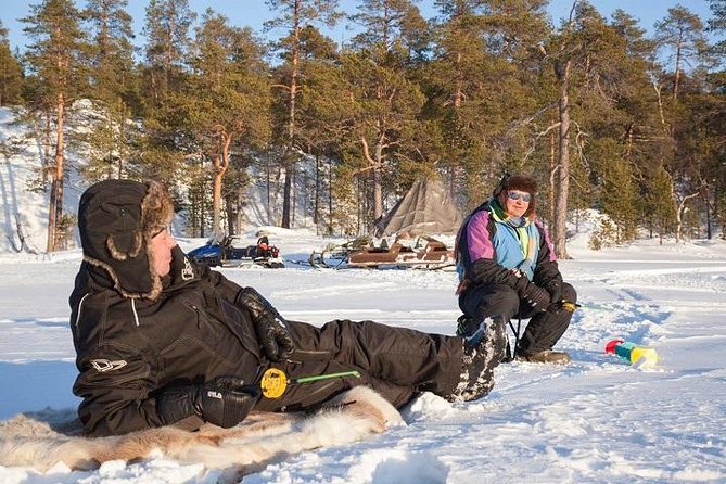 From Saariselkä: Ice Fishing Tour to Lake Inari, reindeers &lunch - Getting there: Saariselka pickup and a 9:30 start