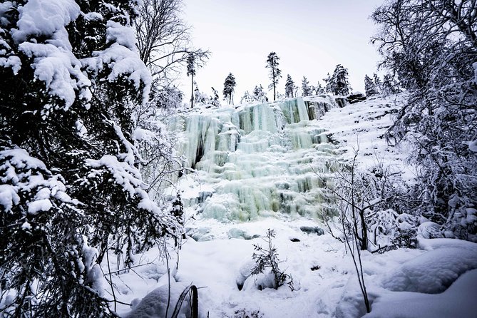 Frozen Waterfalls of Korouoma Canyon tour with Pro Photos & BBQ - What the 7-hour winter routine really means at -20C