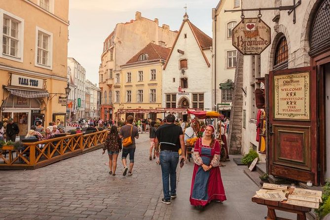 Guided Tallinn Day Tour from Helsinki / Include hotel transfers - Helsinki to Tallinn: a day trip that actually starts at your hotel