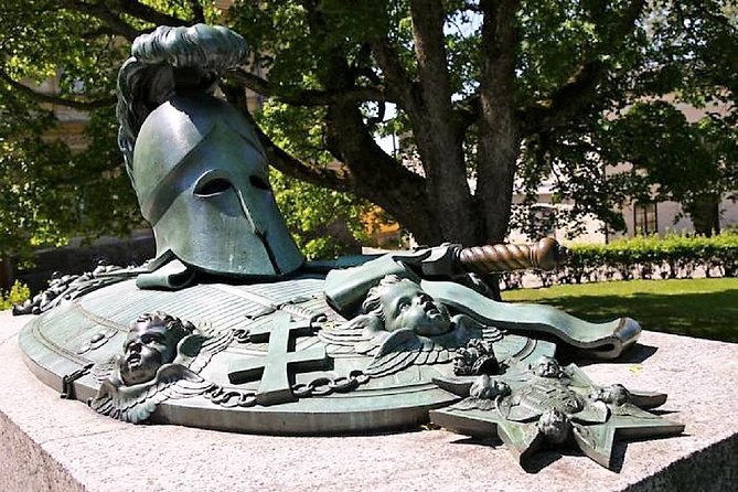 Helsinki and Suomenlinna Sightseeing Tour - Lunch timing and the ferry hop to Suomenlinna