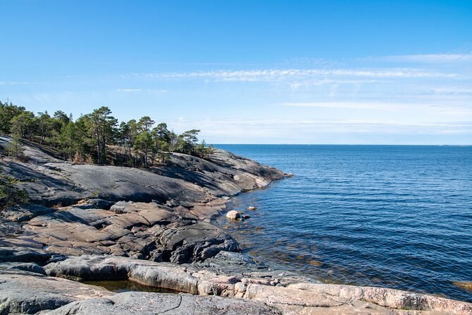 Helsinki: Archipelago Exploration at Porkkalanniemi peninsula - Your guide makes the day: Szabi, Nikolai, Sami, and the small-group rhythm