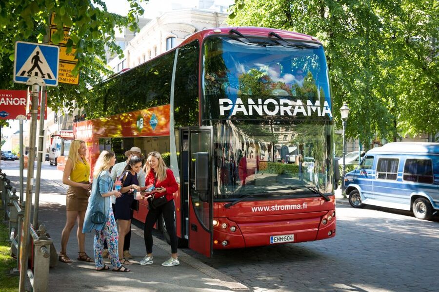 Helsinki: Bus Tour with Audio Guide - Entering Helsinki from Senate Square in 105 Minutes