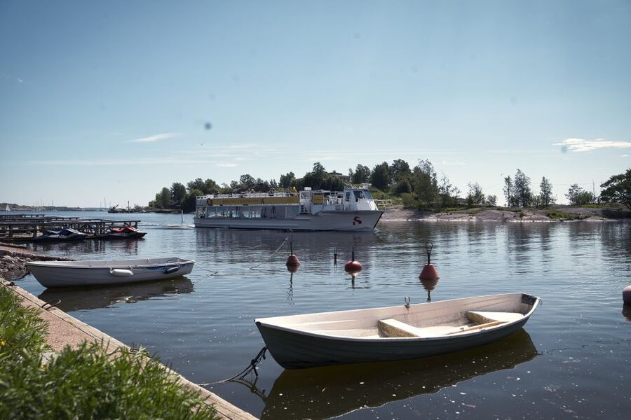 Helsinki: City Highlights 1.5-Hour Archipelago Cruise - Who this Helsinki cruise suits best, and who might want a different style