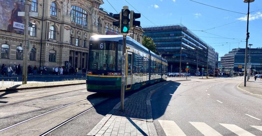 Helsinki: City Highlights and Suomenlinna Eco-Friendly Tour - Starting at Helsinki Central Station, with a guide you can find fast