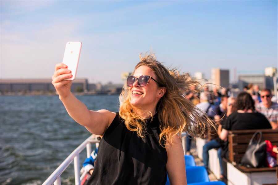 Helsinki: Hop-On Hop-Off Bus and Sightseeing Boat Tour - Starting in the Historic Center, Finding Stop 1