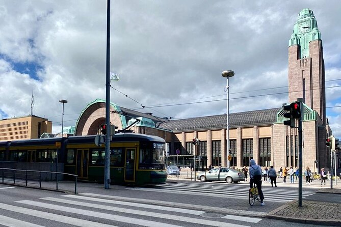 Helsinki in Nutshell: Suomenlinna & City Highlights by Eco-Friendly Ways - Havis Amanda and Old Market Hall: City Myth Meets Everyday Food