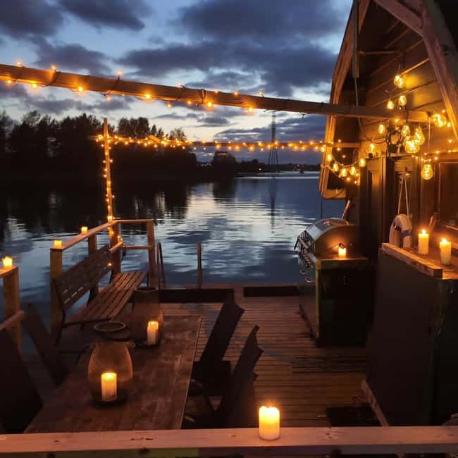 Helsinki: Rustic Traditional Floating Sauna Experience - Where you meet, what the area feels like, and how long it takes