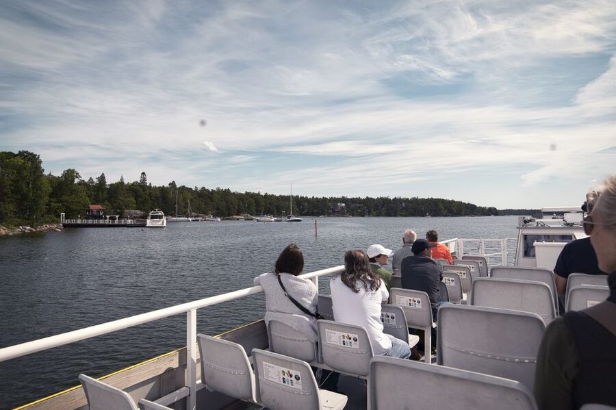 Helsinki: Sightseeing Canal Cruise with Audio Commentary - The Degerö Canal Moment: Narrow Water, Peaceful Views