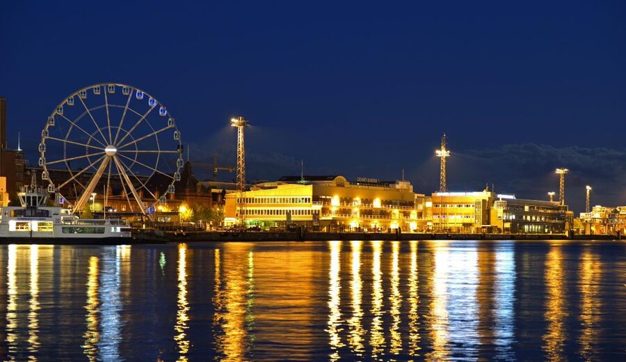 Helsinki: SkyWheel Helsinki Entry Ticket - What you will see in central Helsinki, with a true 360 degree perspective