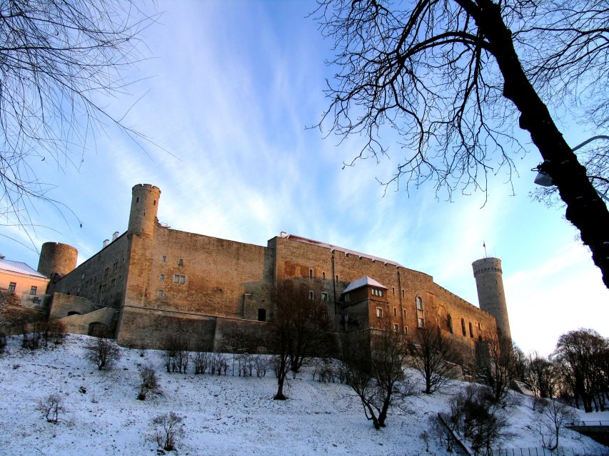 Helsinki: Tallinn Guided Day Tour with Ferry Crossing - Toompea Castle and viewing points from the medieval hill