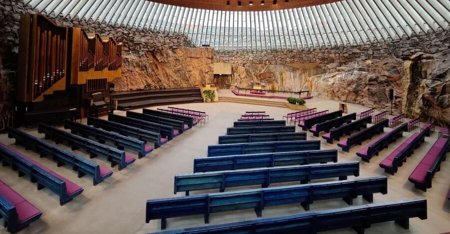 Helsinki: Temppeliaukio Church Entrance Ticket - Summer bonus: the Rock Garden above the hill