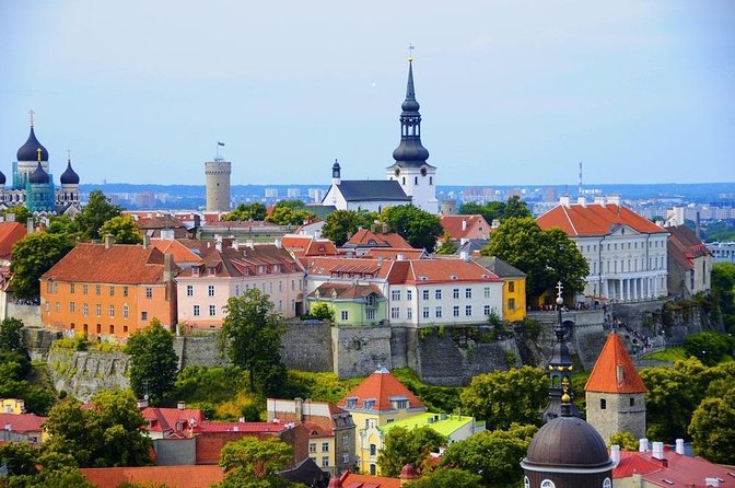 Helsinki to Tallinn Guided Tour -cruise ticket & pick up included - Tallinn Old Town Guided Walk: UNESCO Streets Without the Map