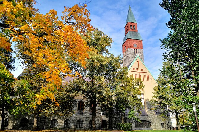 Helsinki walking tour with a city planner - Old Market Hall, Esplanadi Park, and Runeberg: daily life under the big buildings