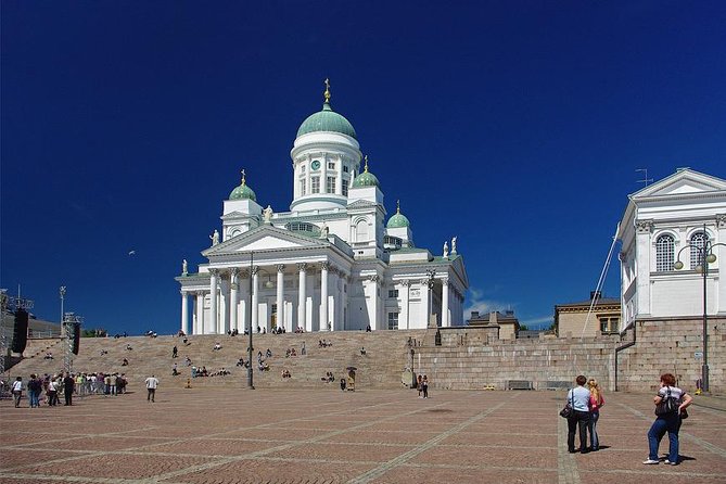 Helsinki Walking Tour with PRIVATE Professional guide - Getting your bearings fast on a Helsinki walking route