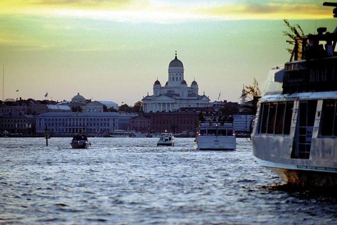 Helsinki Walking Tour with PRIVATE Professional guide - Esplanadi Park: where locals reset between sights