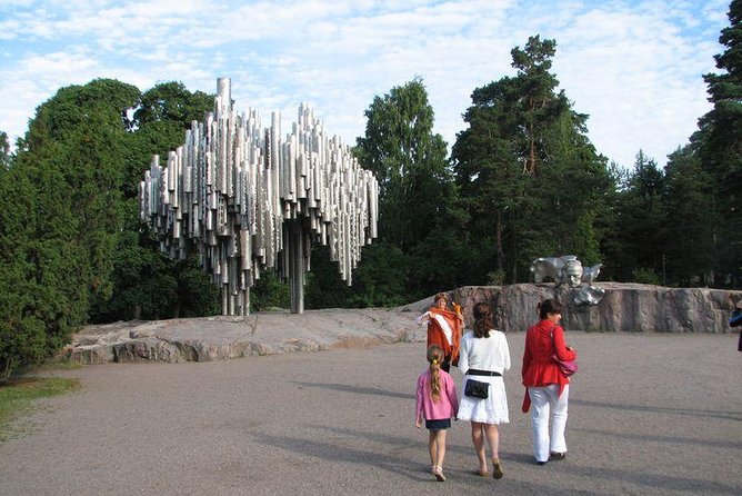 Helsinki Walking Tour with PRIVATE Professional guide - Uspenski Cathedral: Russian influence with dramatic color