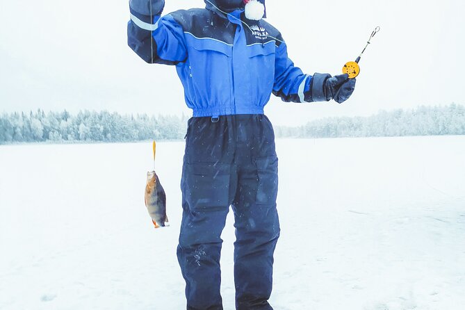 Ice Fishing Like a Finn, Apukka Adventures Rovaniemi - Weather changes and slow fishing: how to stay flexible