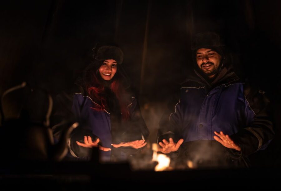 Ivalo: Lake Inari Northern Lights Tour w/ Reindeer & Dinner - Lake Inari Stop: Quiet Photos, Aurora Waiting, and Real Breathing Room