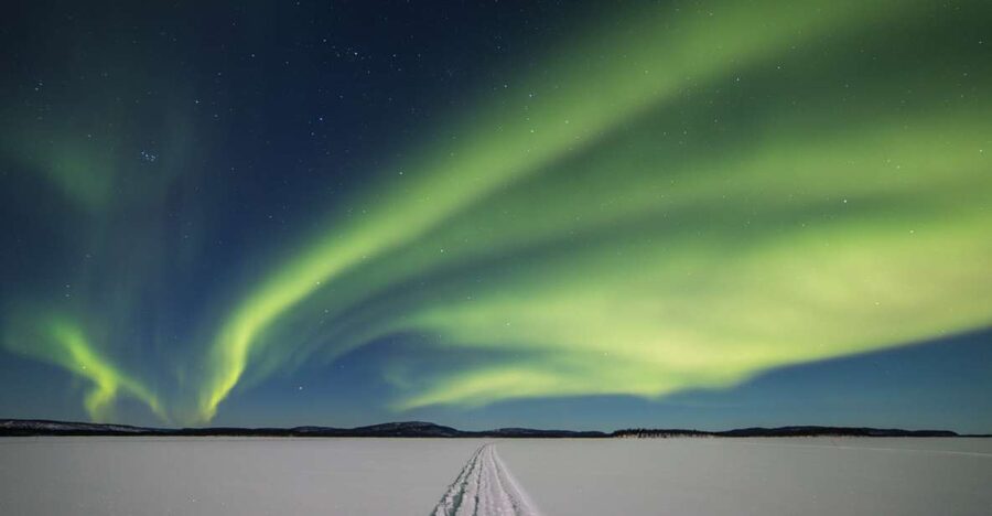 Ivalo: Lake Inari Northern Lights Tour w/ Reindeer & Dinner - Value Check: Is $194 Worth It for This Aurora Setup?