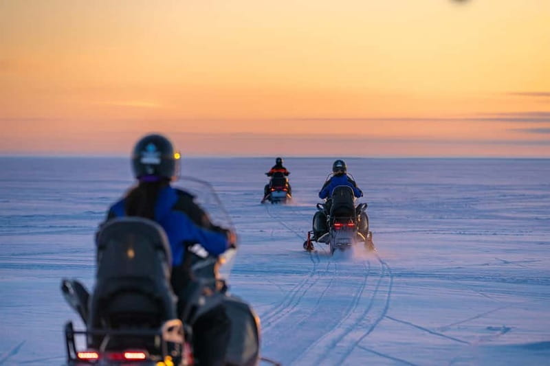 Kemi-Tornio: Sunrise snowmobile safari - Gear that keeps you comfortable, not just “warm enough”