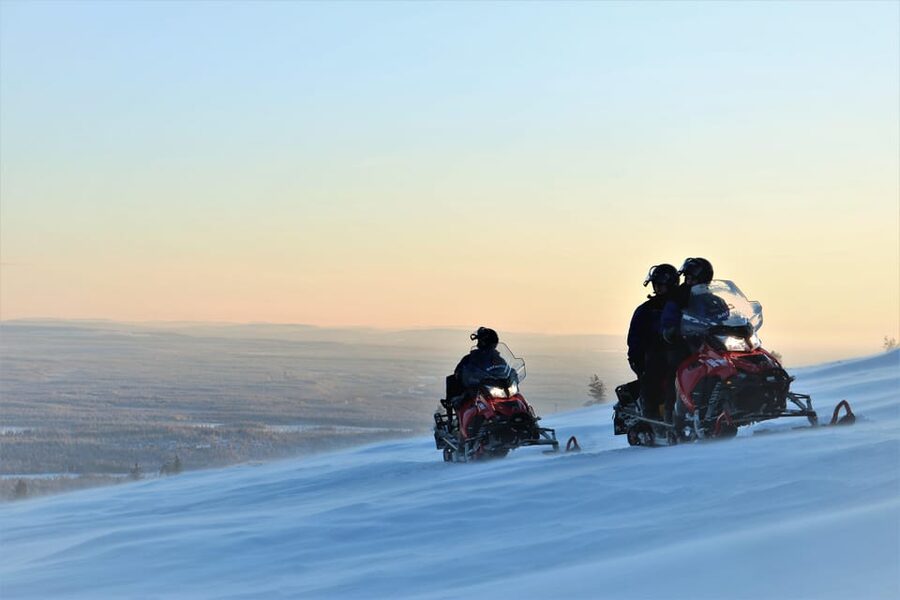 King of Ylläs: Snowmobiling to the Hill - Key things that make this snowmobile safari worth it