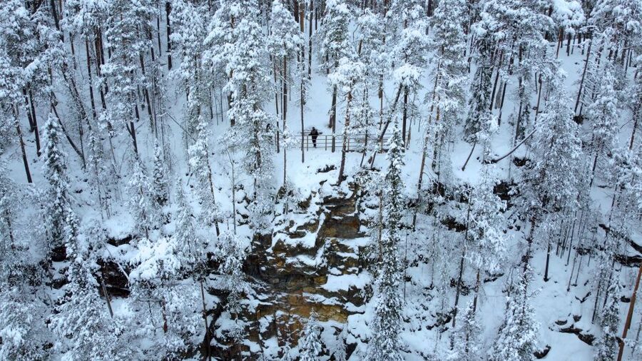 Korouoma: Frozen Waterfall Hiking Tour - The 5 km canyon hike: where the frozen waterfalls take over