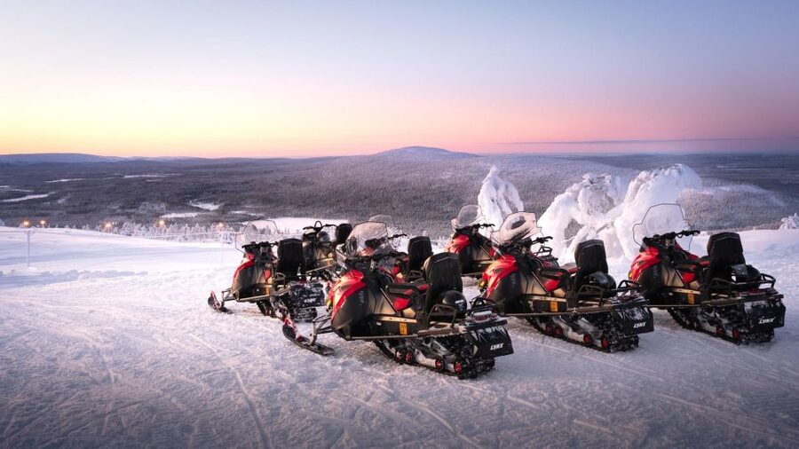 Levi: 4 Hour Snowmobile Safari to the Fells in Levi - The Sirkka snowmobile blocks: two rides plus an adventure pause