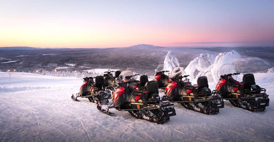 Levi: 4 Hour Snowmobile Safari to the Fells in Levi - The coffee break: where you regain feeling in your hands