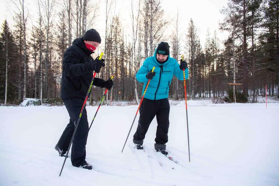 Levi: Cross-Country Skiing Experience - Meeting at Kelo Rental & Safaris Store, Then Rolling Into Town