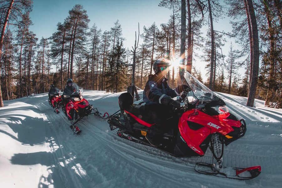 Levi: Easy Snowmobile Safari into the Nature - Guides set the tone: safety first, then fun